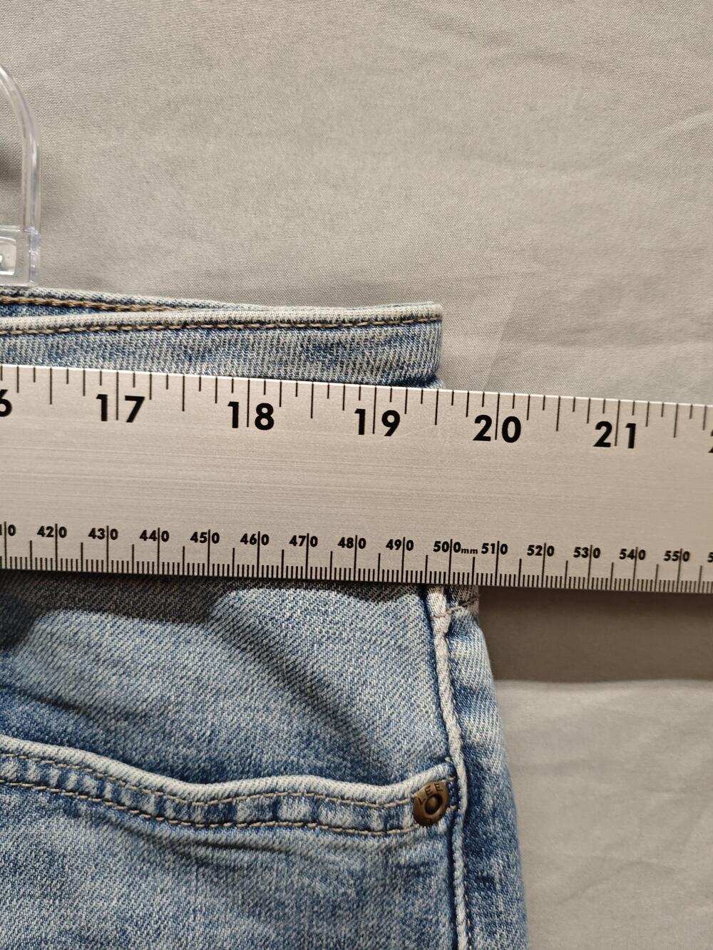 Lee Jeans Womens 18L Light Wash Stretch Denim Slim Tapered 5-Pocket Zip Fly - Picture 9 of 16
